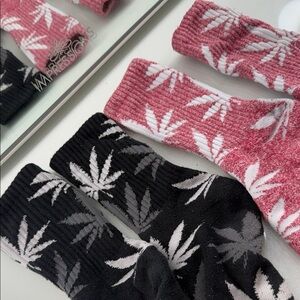 HUF Black and Pink Leaf Pattern Socks